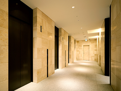 地下1階エレベーターホール｜パークコート麻布十番ザタワー