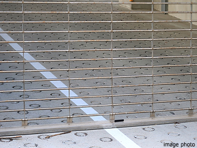 電動式グリルシャッター｜パークコート麻布十番ザタワー